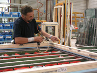 Niemcy praca na produkcji – pracownik w fabryce okien Monachium