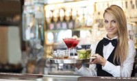 Kelner lub Kelnerka Niemcy praca w restauracji z miasta Grimma