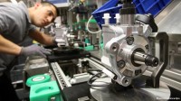 Erfurt, Niemcy praca na produkcji części samochodowych operator maszyn frezarskich