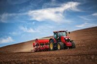 Niemcy praca w rolnictwie jako pracownik gospodarczy-traktorzysta k. Hamburga